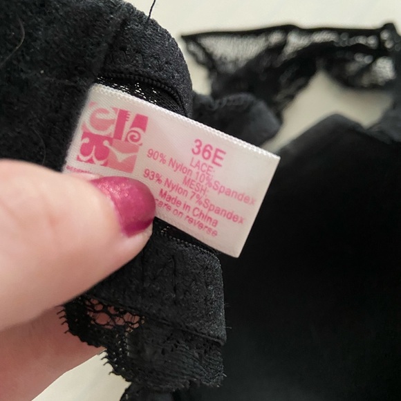 Black lace bra 36E - Picture 2 of 2